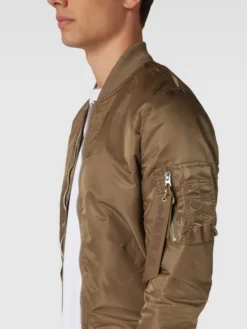 Alpha Industries Bomberjacke Mit Stehkragen - Taupe -WELLENSTEYN Verkäufe 6krkiiikags38l1h9ook4jab9d54cgi97193aja39h7j2die6co4kkib89a4kha99l230cpn8d94agaa9co3acb26dh3idr560o6cp9kc5ij4eb368r34c1lc8q62d1gcooj0c0