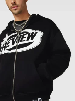 REVIEW Sweatjacke Mit Label-Print - Schwarz 7 REVIEW Sweatjacke Mit Label-Print - Schwarz -WELLENSTEYN Verkäufe 84rjihad6d7kskq5ad5kihpm8kok6liba554idij9crjiga19ook8hqa64rjgki78d3j4jpp94q5aiaba8o38ohpclj62cj168oj8d1k61h6co9i6tgj4e9p70om2cj261j32d0