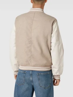 Jack & Jones College-Jacke Mit Label-Detail - Beige 9 Jack & Jones College-Jacke Mit Label-Detail - Beige -WELLENSTEYN Verkäufe 99650didacq52dhj9sq3edah8l8kmdqg9t8l0la76co4iipp9t34chqj6l2l0k2j9t94ada69d2jah1h60o3ae9n65hm2dj374sj2cpk6ks3ce1l6dgm8chk6srj6dj560pj4p0