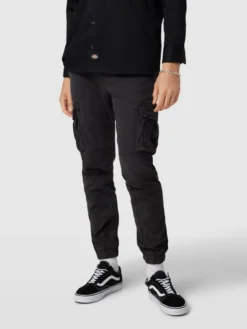 REVIEW Cargohose Mit Label-Detail - Anthrazit 8 REVIEW Cargohose Mit Label-Detail - Anthrazit -WELLENSTEYN Verkäufe 9t6l2iq188sj0dpna9akqdhk8d132lhm8d254i2h8h84ajid8kp48ja58p754ci974q36e2h69338c9i8d3j4eb66dim6phlcko64e1k6os3ce1l6kq64cpmcdh3adb3c4o3ec8