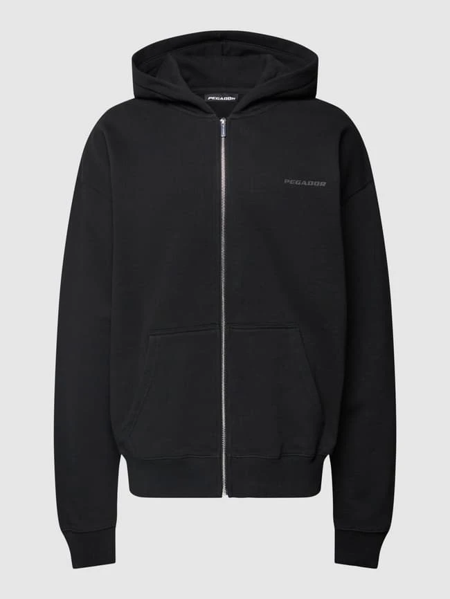 Pegador Oversized Sweatjacke Mit Label-Prints Modell 'Colne' - Schwarz 2 Pegador Oversized Sweatjacke Mit Label-Prints Modell 'Colne' - Schwarz – Bild 2