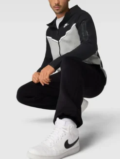 Nike Sweatjacke In Two-Tone-Machart - Silber Meliert -WELLENSTEYN Verkäufe ah43cja7aos56di39944udih6544ijhk8h2l8d9j9p23gk2g911j0ihna9246c24a944gli69l15cia89oo3cd9mckr32dph6lj6cc1kc9imce9g60q30dpjcdh3cp1p6gr3ec8